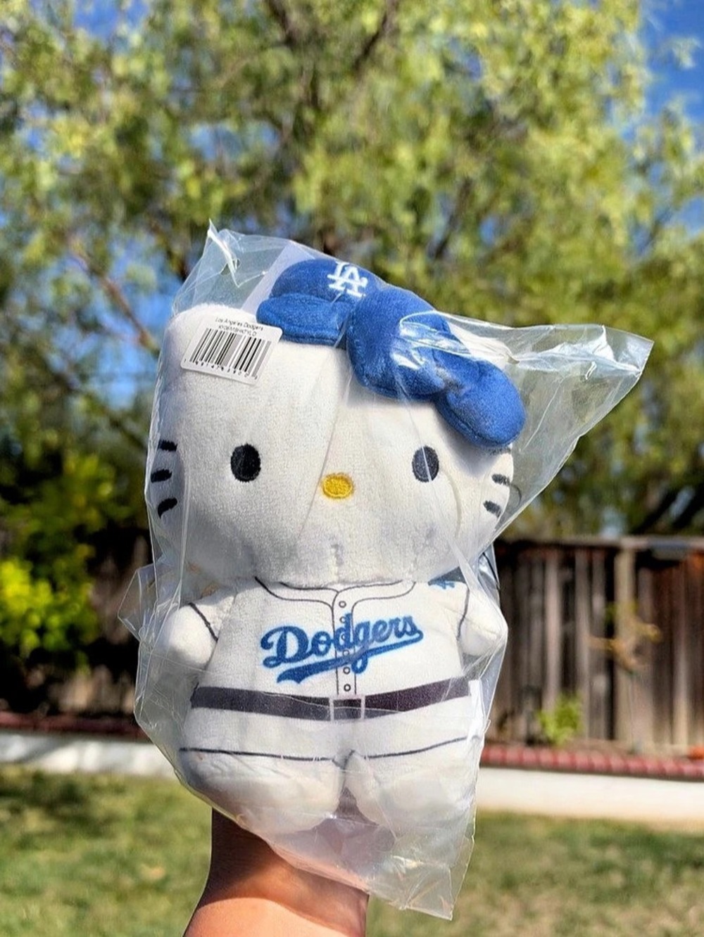 Hello Kitty x LA Dodgers Large 7” Plush Bag Charm FOCO NWT